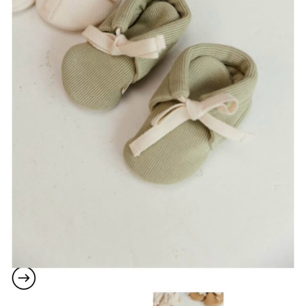 Soft Green Baby Booties